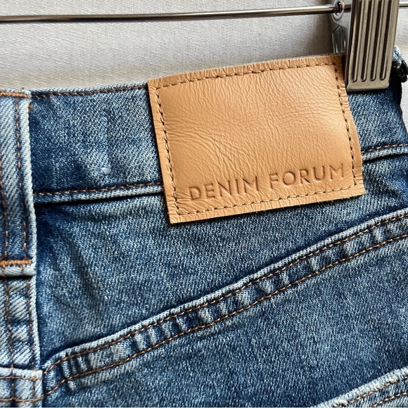 Denim Forum Aritzia 90s Arlo thigh hi rise mid thigh denim shorts Sz 23 - Picture 3 of 8